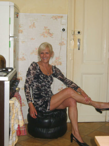 Douce femme mature cherche complicité coquine à La Chapelle-Saint-Luc rencontre-Cougar-La Chapelle-Saint-Luc